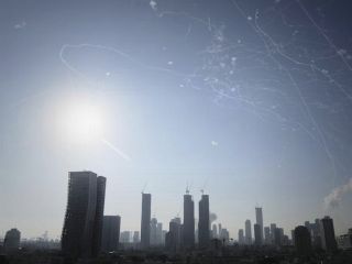 نماینده مجلس: رهبری محدودیت بُرد موشک‌ها را برداشت