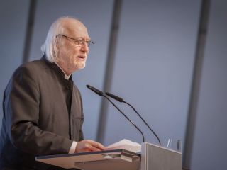 لاسلو کراسناهورکایی، نویسنده مجارستانی، برنده نوبل ادبیات ۲۰۲۵ شد