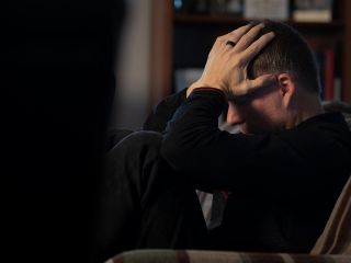 مرد افغان می‌گوید از اقدام به خودکشی «سخت پشیمان» است