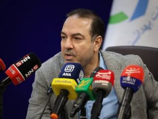 معاون وزیر بهداشت یک خبرنگار را «یک الف بچه عوضی» خواند