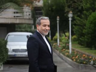 عباس عراقچی، وزیر خارجه جمهوری اسلامی: به دونالد ترامپ خط غلط داده بودند