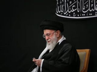 فارن پالیسی: خامنه‌ای می‌کوشد با راهبردی دوگانه باقی دوران ترامپ را تاب بیاورد