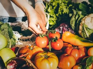 خوراکی‌های مختلف چه تاثیری روی جذب دارو می‌گذارند؟