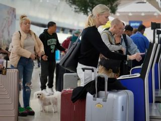 پرداخت غرامت به مسافران شرکت‌های هواپیمایی برای دست‌کم سه ساعت تاخیر؛ پارلمان اروپا تایید کرد