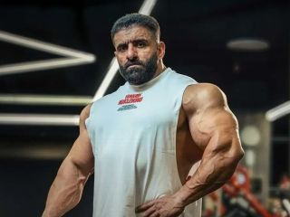 تناقض هادی چوپان؛ از «مشکل از خودته نه کشورت» تا «خفه شو» به پناهی و روستایی!