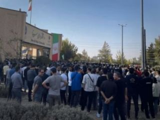 روزنامه هم‌میهن: برخی از مغازه‌داران در همدان از فروش کالا به دانشجویان عراقی خودداری ‌می‌کنند