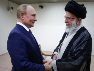 ارسال پیام خامنه‌ای به پوتین توسط علی لاریجانی، یک هفته پس از انتقال پیام نتانیاهو به ایران از طریق مسکو