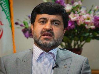 کوروش پرویزیان کیست؟ | مرد هزار چهره و چندشغله نظام بانکی که از «سفره بیت‌المال می‌لمباند»