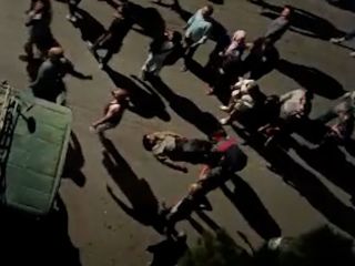 ویدیوی تیراندازی نیروهای بسیج به شهروندی در اصفهان و رها کردن او غرق در خون