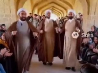 پُست های روز دنیای اینترنت: رقص آخوند در سی و سه پل
