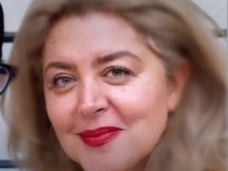 شباهت صدای سحر و مهستی چقدر است؟ اولین اجرای سحر، دختر اسطوره آواز ایران!