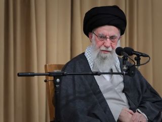خامنه‌ای: به همین خیال باشید که با بمباران، صنعت هسته‌ای ایران از بین می‌رود