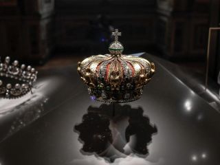 سرقت مسلحانه از موزه لوور؛ تصاویری از جواهرات به سرقت رفته موزه لوور