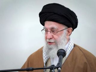 سخنان تند خامنه‌ای علیه ترامپ و اسرائیل : نمایش قدرت یا اعتراف به ضعف؟