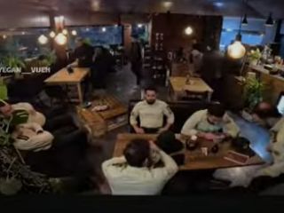 در تهران به یه عالمه پلیس گفتند بیائید کافه بشینید تا واکنش مردم رو ببینند؛ نتیجه قابل پیش بینی بود