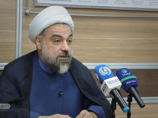 یک آخوند: پهلوی ۹۰ درصد درآمد نفت را به آمریکا میداد ما فقط ۱۰ درصد اشانتیون به چین میدهیم