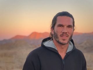 فرانسوی آزادشده از زندان مشهد: «ایران، کشوری با جمعیت ۹۰ میلیونی که ۸۵ میلیون نفرشان گروگان‌ هستند»