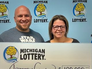 آیا می‌توان با کمک هوش مصنوعی در لاتاری برنده شد؟/ یک زن با «ChatGPT» برنده ۱۰۰ هزار دلاری لاتاری شد