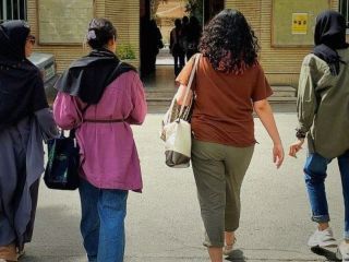 روزنامه تحت نظر خامنه‌ای: هدف نهایی دشمن در مسئله حجاب، «برهنه کردن» زنان است