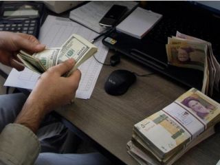 نرخ دلار مسافرتی با ۳۰ هزار تومان افزایش ناگهانی به ۱۰۱ هزار تومان رسید