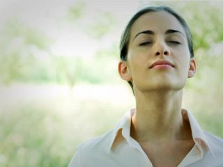 چرا آهِ عمیق برای بدن مفید است؟