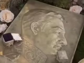 کتاب ناشناس و منحصربه‌فردی که در سفره عقد  ایمان پهلوی با بردلی شرمن قرار داشت،چه بود؟