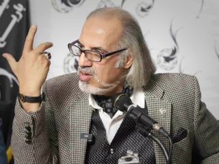 شما عددی نیستید که بخواهید نام و یاد کوروش را از تاریخ ایران پاک کنید