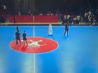 گزارشگر افغان در پخش زنده، تیم فوتسال ایران را تهدید به مرگ کرد + ویدیو