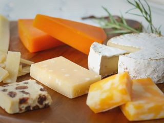 نتیجه پژوهشی تازه در ژاپن: خوردن پنیر می‌تواند خطر زوال عقل را کاهش دهد