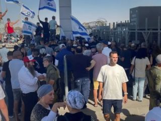 دادستان نظامی اسرائیل مسئولیت افشای ویدئوی سربازان اسرائیلی را  پذیرفت و استعفا داد