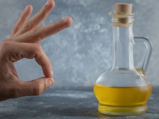 کدام روغن پخت‌وپز برای شما مناسب‌تر است و چطور آن را به‌درستی به‌کار ببرید؟