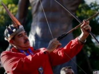 مادورو از مسکو، تهران و پکن «برای مقابله با حمله احتمالی آمریکا درخواست کمک کرد»