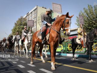 توسل مجدد جمهوری اسلامی به نماد ایرانیان باستان؛ رژه سربازان هخامنشی در تهران
