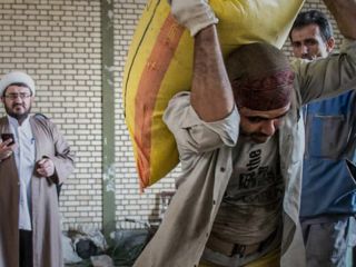 «به رنج» کاشته شد، «به رانت» فروخته می‌شود؛ دانه‌های طلا برای نزدیکان قدرت