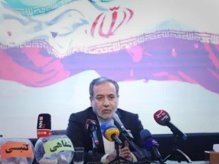 وزیر خارجه ایران از «مذاکره برابر» با آمریکا استقبال کرد