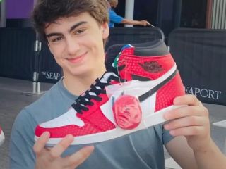 نیویورک‌پست: پسر صدارت، شاعر ایرانی‌تبار در آمریکا، در ارتباط با طرح تروریستی بازداشت شد