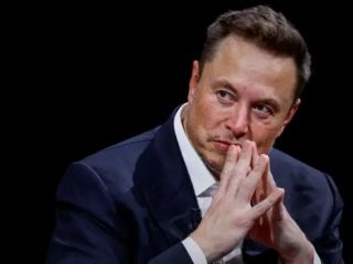 سهامداران تسلا حقوق یک تریلیون دلاری ایلان ماسک را تصویب کردند