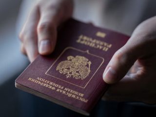 تصمیم جدید کمیسیون اروپا؛ شهروندان روسیه باید برای هربار ورود درخواست ویزا بدهند