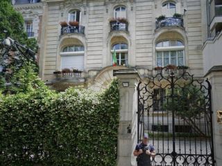 سفارت جمهوری اسلامی در پاریس در حال جذب روزنامه‌نگاران و دانشگاهیان به عنوان ابزار تبلیغاتی است