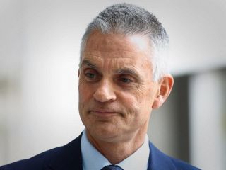 مدیرکل و رئیس بخش اخبار سازمان بی‌بی‌سی از سمت‌های خود استعفا کردند