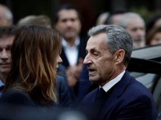 نیکلا سارکوزی پس از تحمل ۲۰ روز حبس، تا زمان برگزاری دادگاه تجدیدنظر آزاد شد