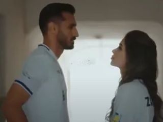 آقای مجری سینه‌های دختر شمخانی جزو مطالبات شما حساب نمی‌شود؟