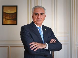 «رضا پهلوی محبوب‌ترین گزینه سیاسی در ایران است ولی واجد اکثریت مطلق نیست»