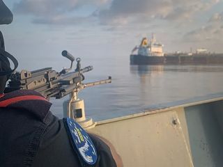 نیروهای اتحادیه اروپا و هند لنج ایرانی مورد استفاده دزدان دریایی سومالی را تصرف کردند