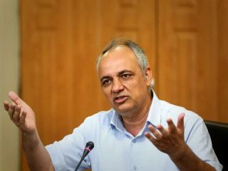 زیدآبادی: نفوذ احمدی‌نژاد در بین مردم بیشتر از رضا پهلوی است