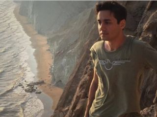 یادبود کیانوش سنجری زیر فشار نهادهای اطلاعاتی؛ کاربران: زندگی تا ابد یک وطن به او بدهکار ماند