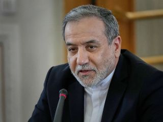 عراقچی: از نظر دفاعی خیلی قوی‌تر از ۱۳ژوئن هستیم؛ غربی‌ها تصمیم بگیرند، هم آماده مذاکره هستیم هم جنگ