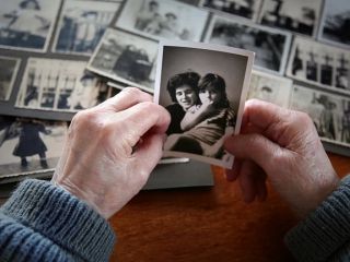 کشف تازه دانشمندان: چرا آلزایمر خاطرات عزیزان‌مان را پاک می‌کند؟