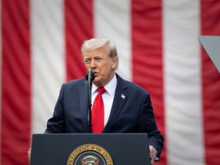 ترامپ با اشاره به «نابودی توانایی هسته‌ای» جمهوری اسلامی گفت قصد دارد جنگنده‌های اف-۳۵ را به عربستان بفرو ...