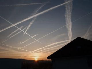 اتهام سنگین به آمریکا و اسرائیل: پخش گاز سمی در آسمان کرمان!